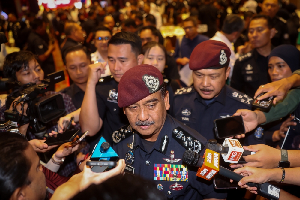Investigation papers regarding the ‘ham’ issue will be referred to the Attorney General’s Chambers (AGC) this Thursday, said Inspector-General of Police Tan Sri Razarudin Husain. — Bernama pic