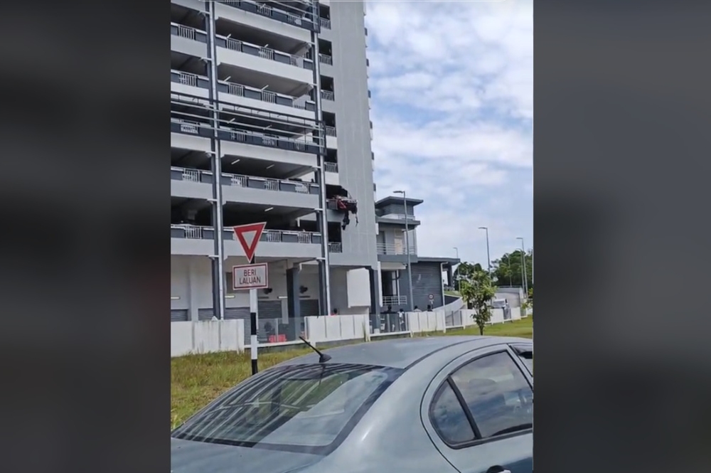Sepang police chief ACP Norhizam Bahaman said the accident occurred at about 1.15pm when a 39-year-old man driving a Honda WR-V lost control and crashed into a barrier wall on level 3B of the parking facility.