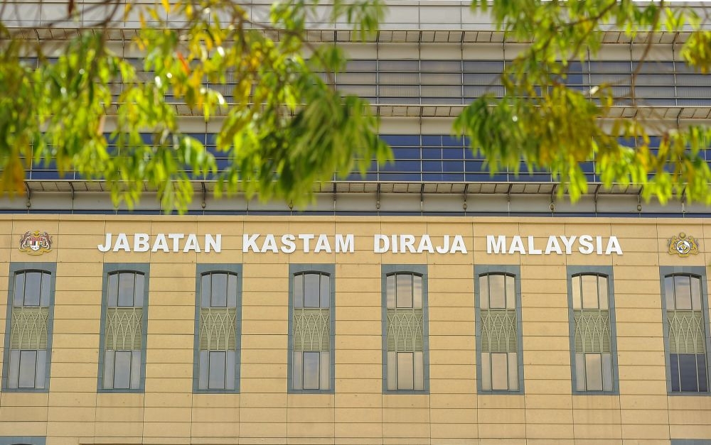 Customs director-general Datuk Anis Rizana Mohd Zainudin said the Royal Malaysian Customs Department foiled 7,215 smuggling cases last year, with a total seizure and tax value amounting to RM1.644 billion, an increase of 85.92 per cent compared to RM884.27 million in 2023. — Picture by Shafwan Zaidon