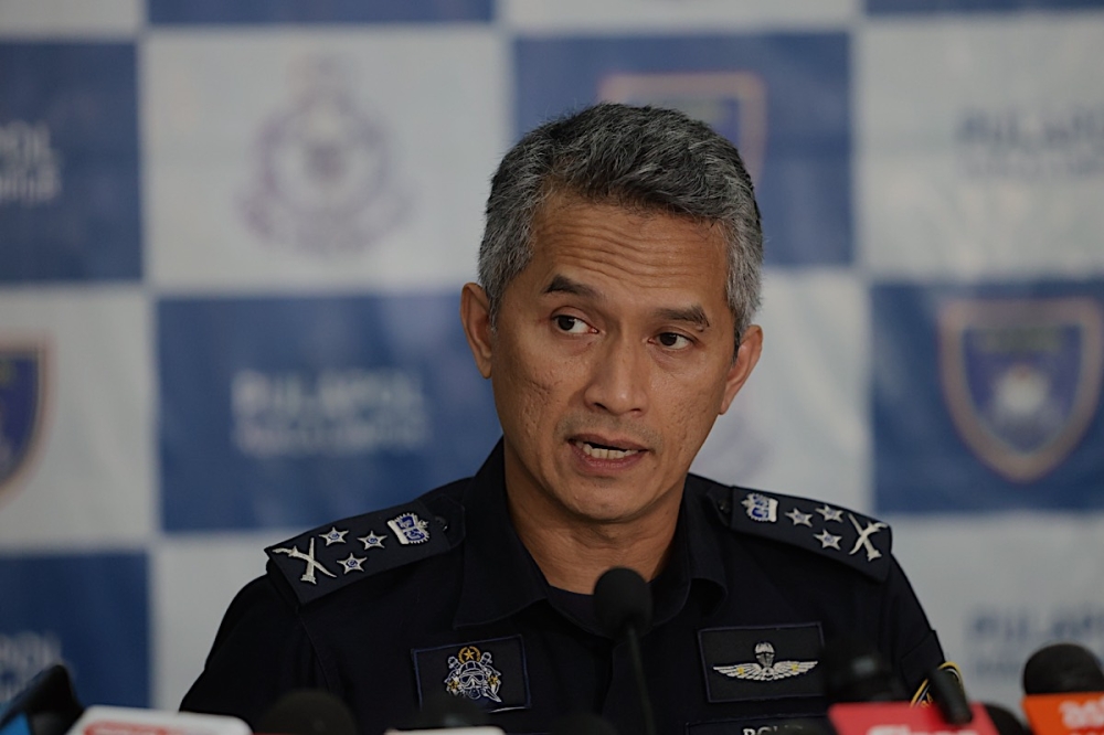 Bukit Aman CID director Datuk Seri Mohd Shuhaily Mohd Zain said that the suspect, a local man in his 30s, was suspected to be under the influence of drugs at that time. — Picture by Firdaus Latif