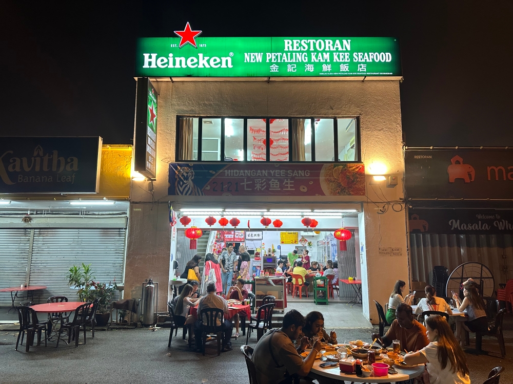 Restaurant New Petaling Kam Kee Seafood Restaurant is an institution in PJ Old Town for its old school Chinese fare. — Picture by Lee Khang Yi
