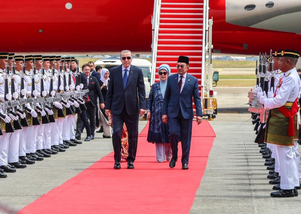 President Recep Tayyip Erdogan stated that Turkiye is striving to boost its annual trade with Malaysia to US$10 billion. — Bernama pic