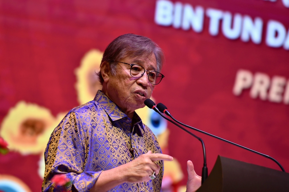 Sarawak Premier Tan Sri Abang Johari Openg said that the installation of the undersea cable involves various technical aspects, including procurement and deployment, given that only three such undersea cables exist worldwide. — Bernama pic 