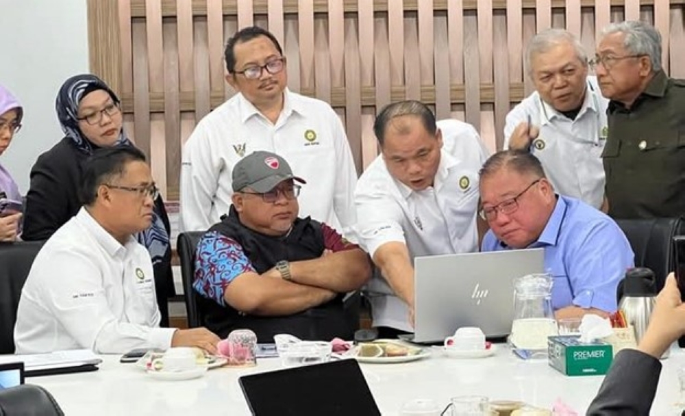 The Department of Irrigation and Drainage (DID), Bintulu Development Authority (BDA) and other related authorities must reassess the entire river system and development plans for Bintulu, said Bintulu MP Datuk Seri Tiong King Sing. — The Borneo Post