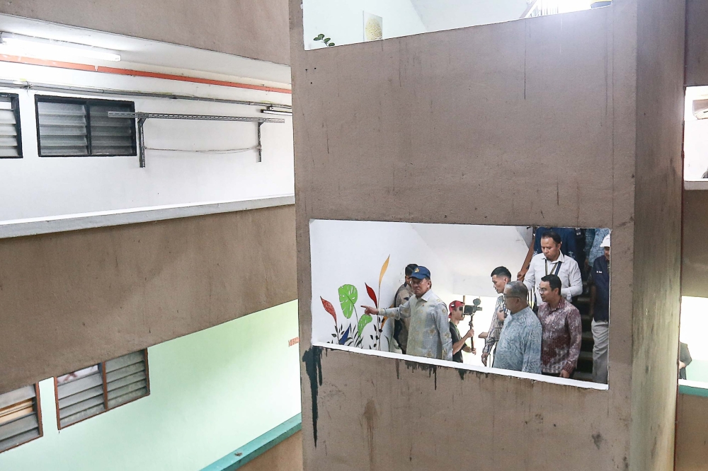 Prime Minister Datuk Seri Anwar Ibrahim visits the Lembah Subang Public Housing Project (PPR) in Petaling Jaya February 13, 2025. — Picture by Sayuti Zainudin