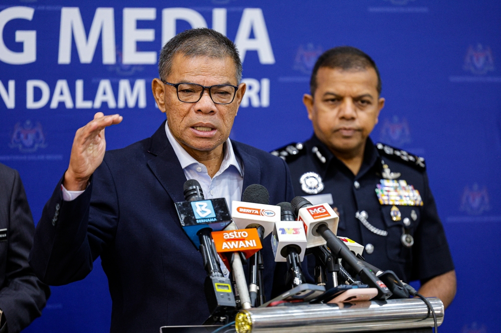 Home Minister Datuk Seri Saifuddin Nasution Ismail said that the Home Ministry and the Prison Department would not conceal any matter and would allow the police to carry out their probe. — Bernama pic 