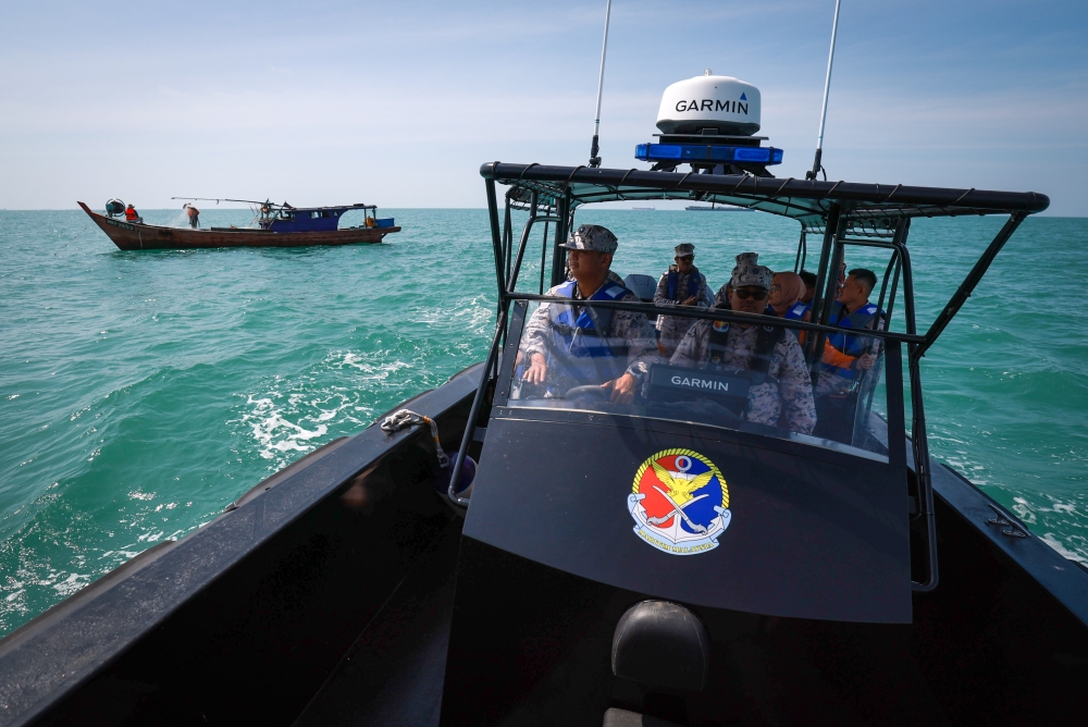 Saifuddin said the SWASLA system will be installed at hotspots for maritime crimes such as drug smuggling, migrant trafficking, and the smuggling of taxable goods. — Bernama pic