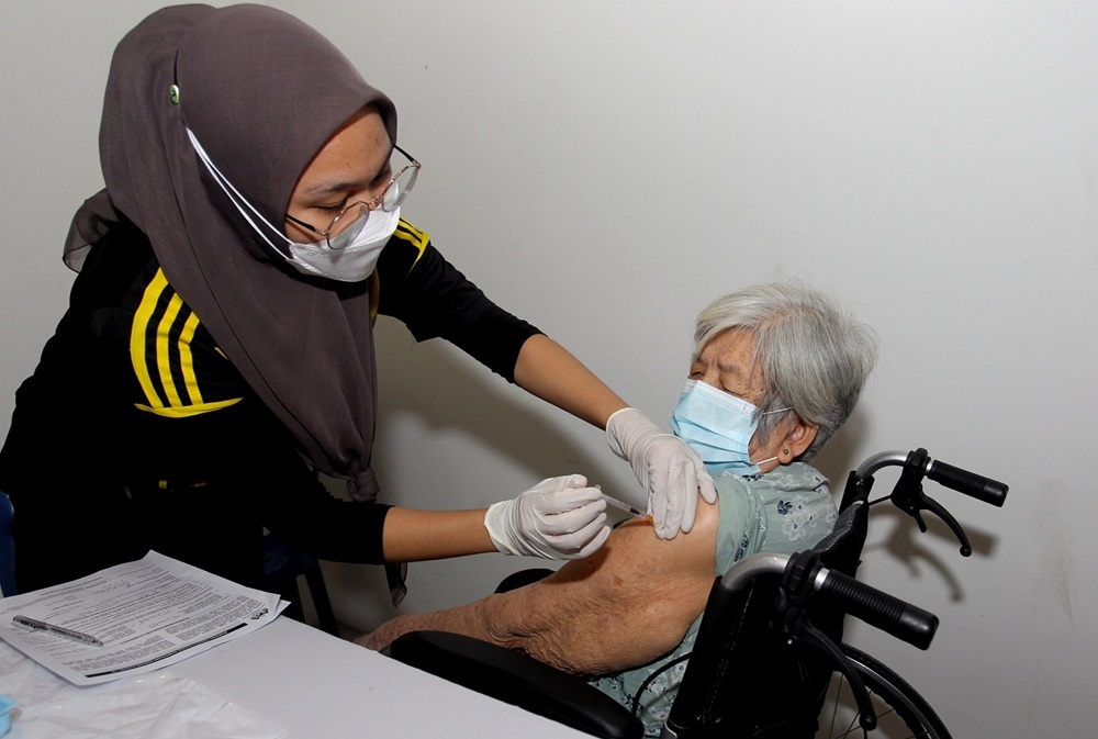The Sibu Divisional Health Office in a Facebook post yesterday said the appointments are offered via MySejahtera only for certain clinics. — Bernama pic