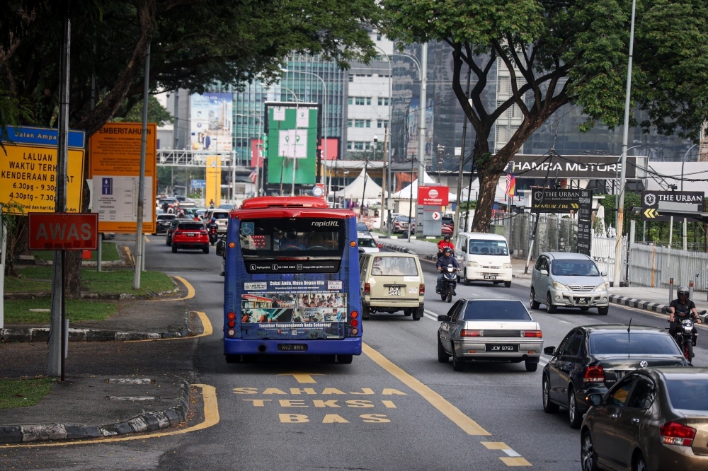 Rapid Bus Development and Infrastructure chief Zainurul Hakim said that with the extended dedicated bus lane, which is done in collaboration with the Public Works Department (JKR) of Selangor, the entire length of the dedicated bus lane is now 4km.. — Bernama pic