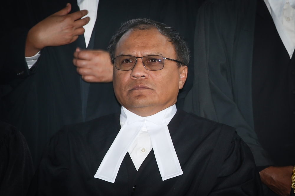 Attorney General Datuk Mohd Dusuki Mokhtar argues that Opposition MPs can only observe Datuk Seri Najib Razak's case. — Picture by Yusof Mat Isa