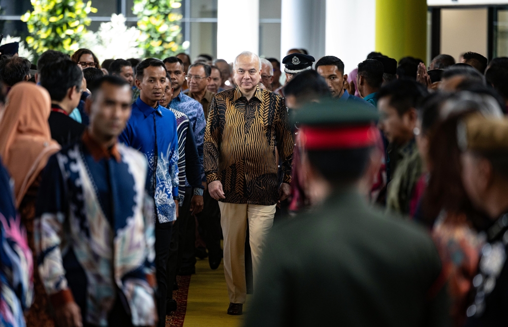 The Sultan of Perak, Sultan Nazrin Shah today graced the opening ceremony of the Universiti Tunku Abdul Rahman (Utar) Hospital, here. — Bernama pic