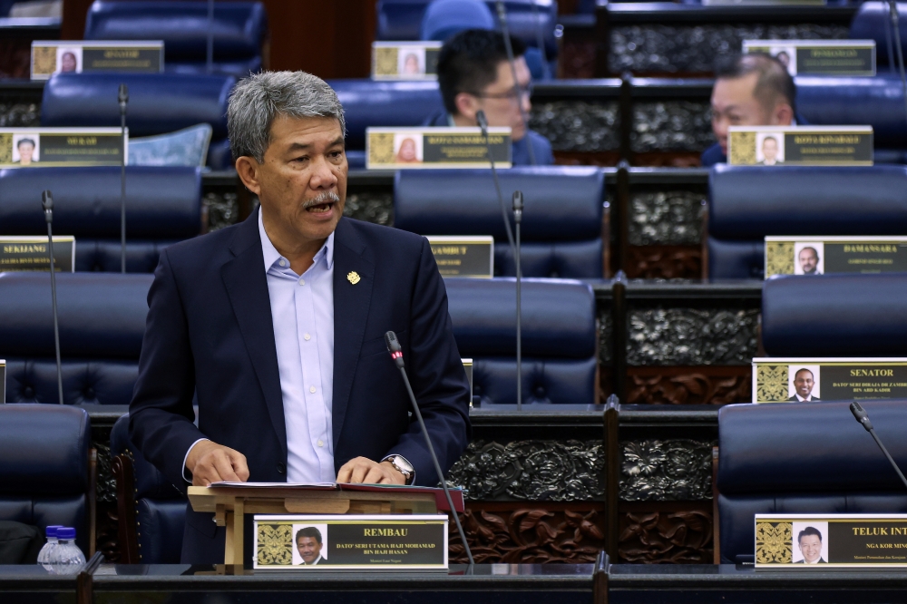 Foreign Minister Datuk Seri Mohamad Hasan said Malaysia must not only be careful in managing its foreign policy and bilateral relations but also be vigilant in managing trade relations so that the country’s economy is not affected. — Bernama pic
