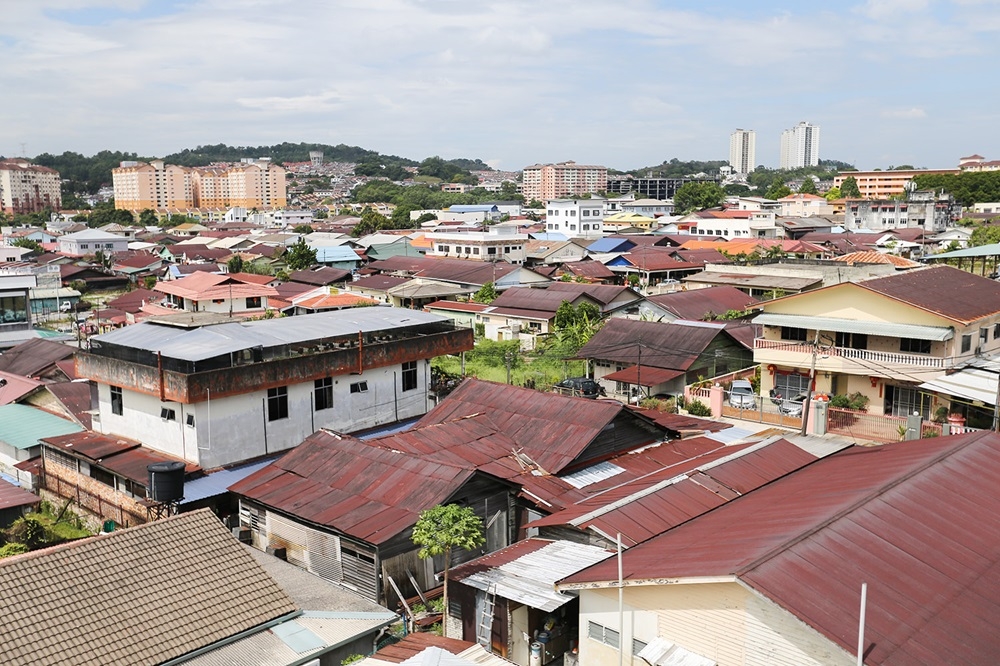 A current view of Seri Kembangan that had been marked as a Chinese new village in Selangor during the Communist era. — File picture by Miera Zulyana