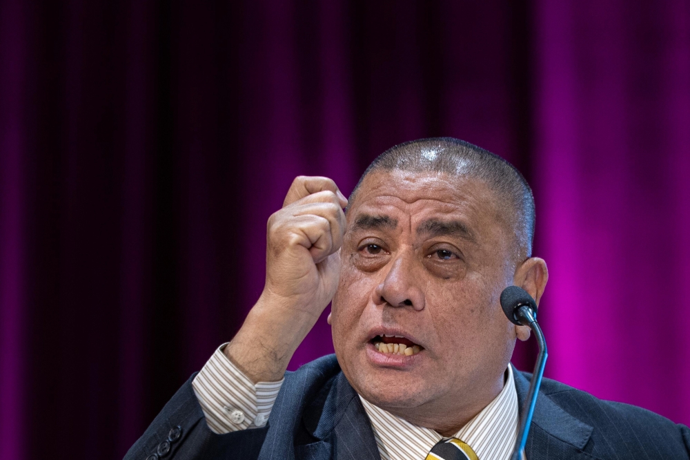 Perak Menteri Besar, Datuk Seri Saarani Mohamad, speaks at the Handover Ceremony of Assistance to recipients of the Perak Sejahtera Card (KPS) Programme at the Perak Darul Ridzuan Building. — Bernama pic