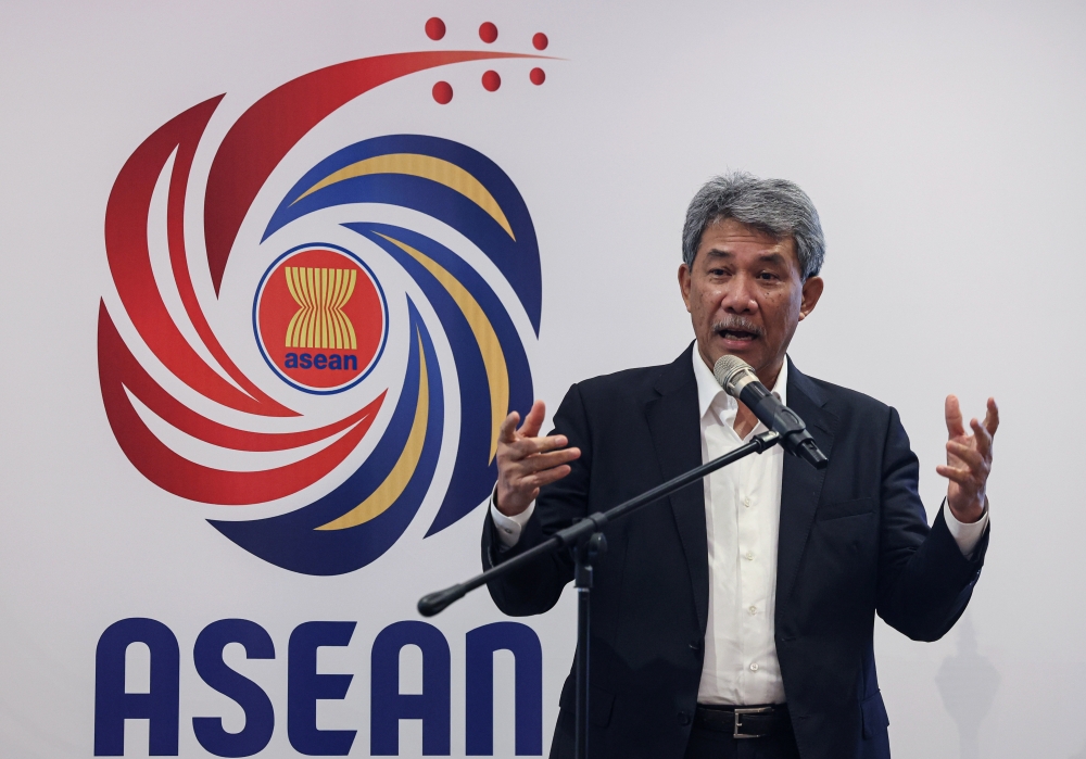 Foreign Minister Datuk Seri Mohamad Hasan said Myanmar’s human trafficking, online scams, cybercrime, and drug-related activities pose significant challenges to its neighbours, including Malaysia. — Bernama pic