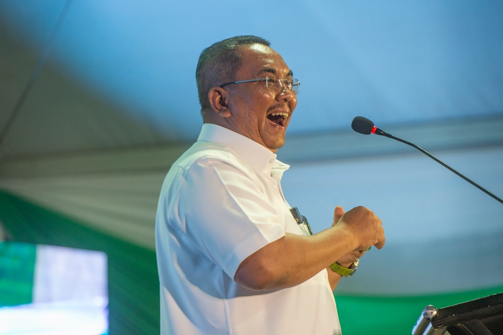 Kedah Menteri Besar Datuk Seri Muhammad Sanusi Md Nor delivers a speech in Shah Alam on October 20, 2023. — Picture by Shafwan Zaidon