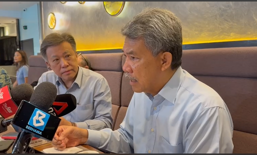 Foreign Minister Datuk Seri Mohamad Hasan today said the new Malaysian ambassador to the US will be a career diplomat or a ‘ready-made’ ambassador.