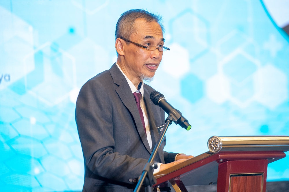 Health director-general Datuk Dr Muhammad Radzi Abu Hassan said the proposed shortened training period for housemen aligns with the Medical Act 1971 (Act 50), which mandates a minimum training period of one year, stating that the training period was extended to two years in 2008. — File pic via Shafwan Zaidon