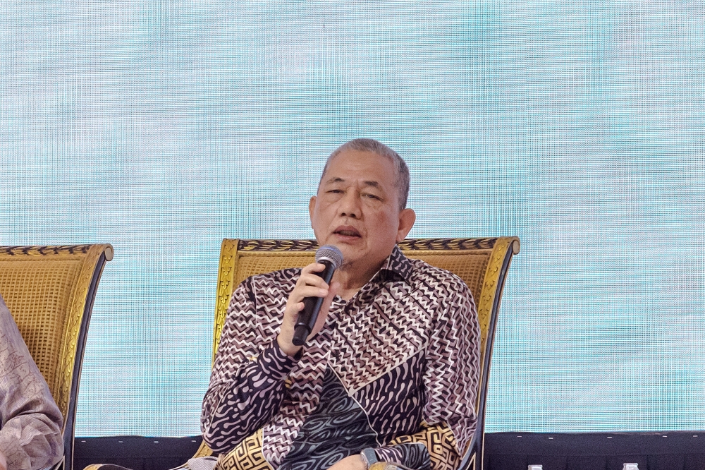 Deputy Prime Minister and Minister of Energy Transition and Water Transformation Datuk Seri Fadillah Yusof said ASEAN’s energy transition cannot occur in isolation and that no country can achieve its sustainability goals without strong regional cooperation. — File pic by Firdaus Latif 