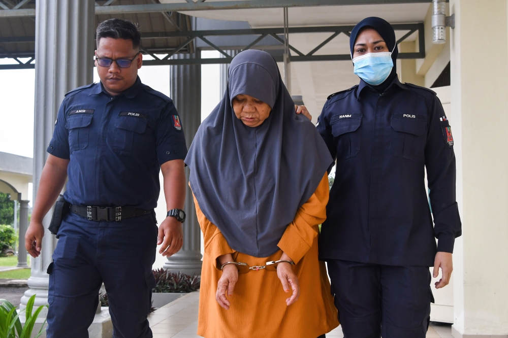 Tuan Maimun Che Tuan was charged with stealing RM2,500 belonging to Norhayati Mohd Noor.  — Bernama pic