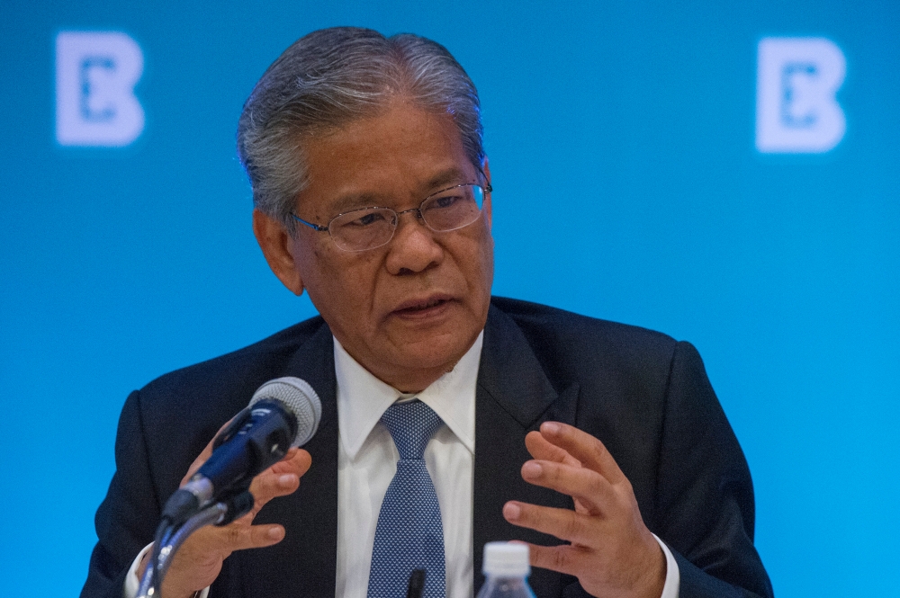 Testifying as the 12th defence witness in Najib’s 1MDB trial, Lodin said Low did speak to 1MDB board members after Najib’s phone conversation with Bakke. — File picture by Mukhriz Hazim