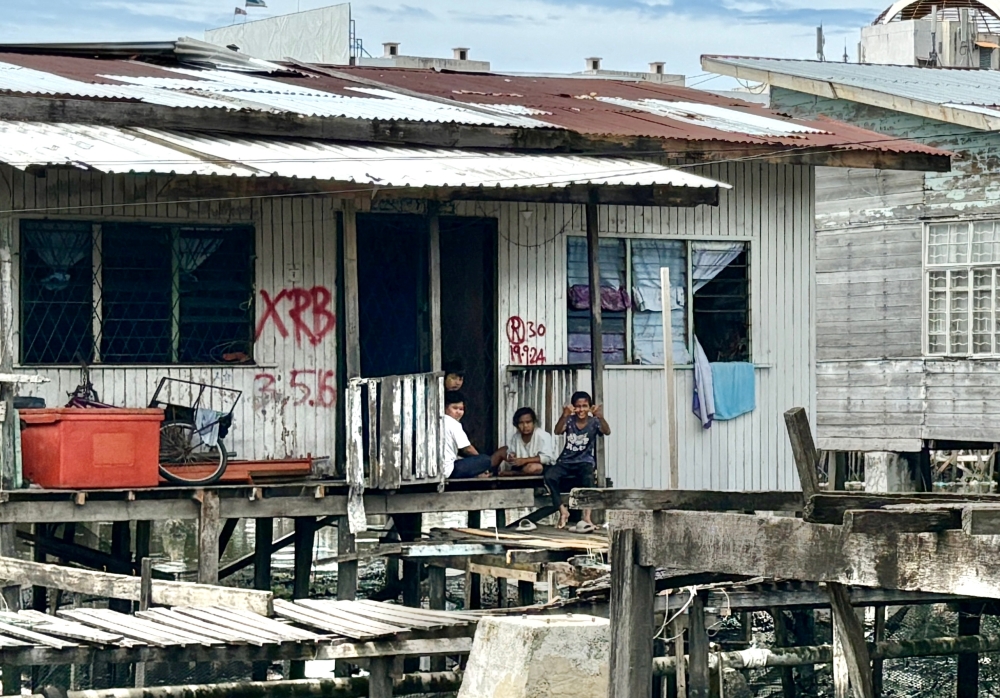 The large undocumented migrant population in Sabah means many children lack access to education. — Picture by Julia Chan