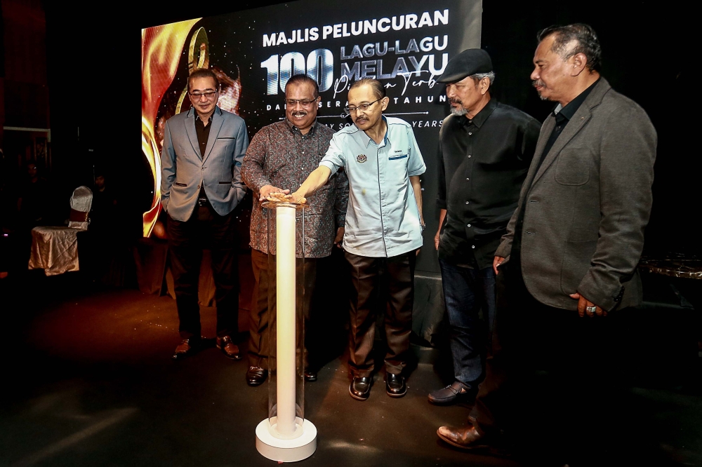 The ‘Projek 100 Lagu 100 Tahun’ is set to include the best Malay songs from the 1900s to 2000. — Picture by Sayuti Zainudin
