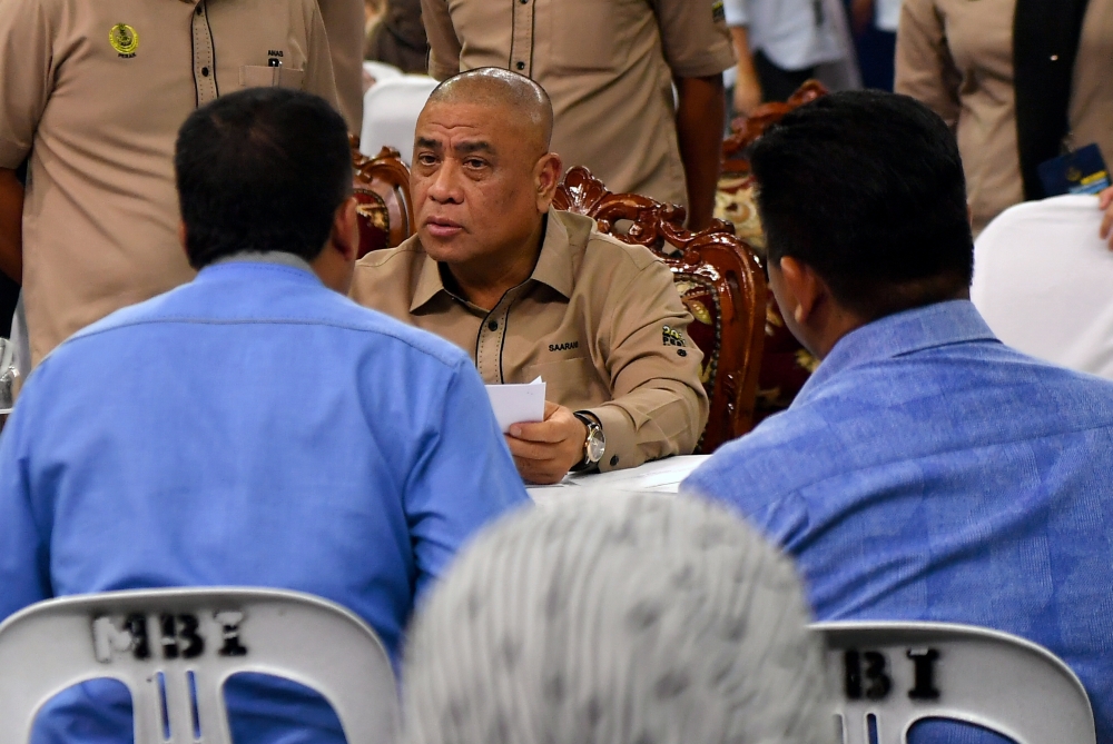 Perak police are investigating suspects linked to two reports involving sensitive issues about race, religion and royalty (3R) on Facebook, which implicate Menteri Besar Datuk Seri Saarani Mohamad and the Perak Islamic Religious Department (JAIPK). — Bernama pic