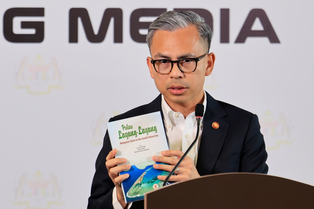 Speaking at a post-Cabinet press conference today, Fahmi Fadzil, who is also the spokesperson for the Madani government, emphasised that representatives in MMC would not include politicians. — Bernama pic