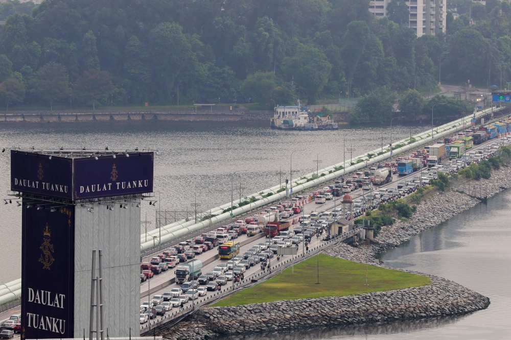 In January, Malaysia and Singapore formalised the agreement of the JS-SEZ during the 11th Malaysia-Singapore Leaders’ Retreat to boost economic cooperation and attract investments. — Bernama pic