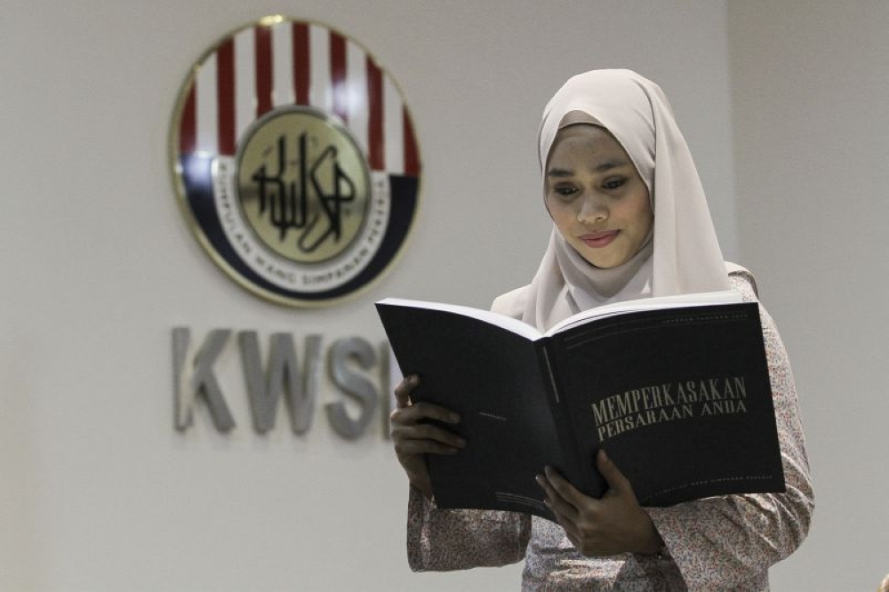 The Employees' Provident Fund announced a 6.3 per cent dividend for both Shariah and conventional accounts. — Picture by Yusof Mat Isa