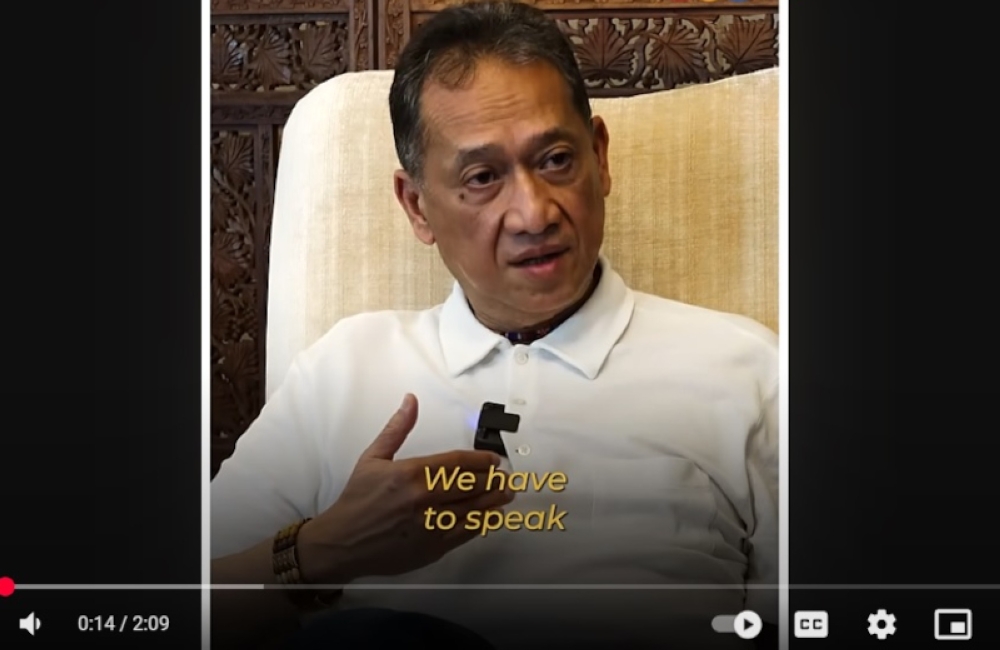 According to Datuk Seri Mohamed Nazri Aziz, Sabahans and Sarawakians have a stronger sense of national identity, running their states as Malaysians regardless of racial or religious background.