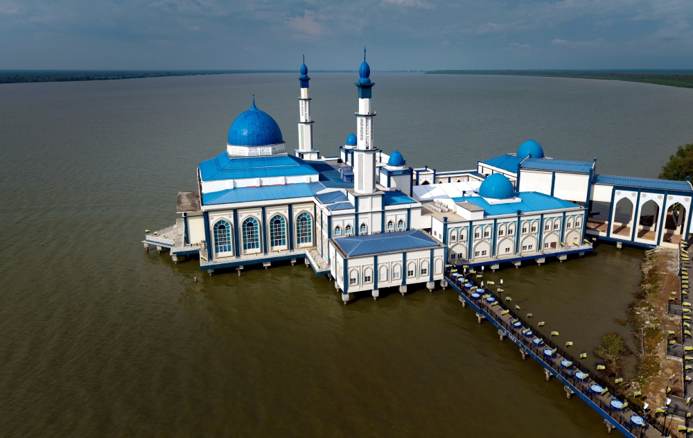 The construction of the mosque began in 2017 with an estimated cost of RM53 million, funded by Yayasan Al-Falah, and was completed in 2023. —Bernama pic