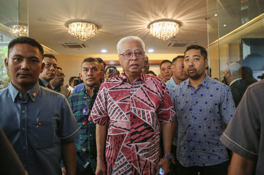 A doctor’s statement could not confirm Datuk Seri Ismail Sabri Yaakob’s health status after his medical leave ends tomorrow — if deemed fit, the MACC may proceed with recording his statement, according to sources. — Picture by Yusof Mat Isa