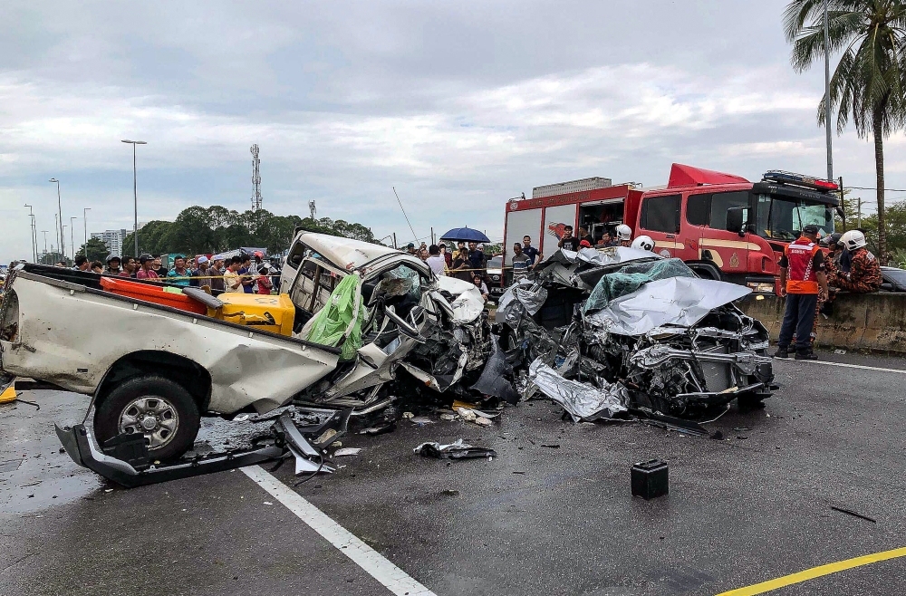 The aftermath of the crash between a Toyota Vios and a Toyota Hilux that claimed one life in Sekinchan March 11, 2025. — Bernama pic
