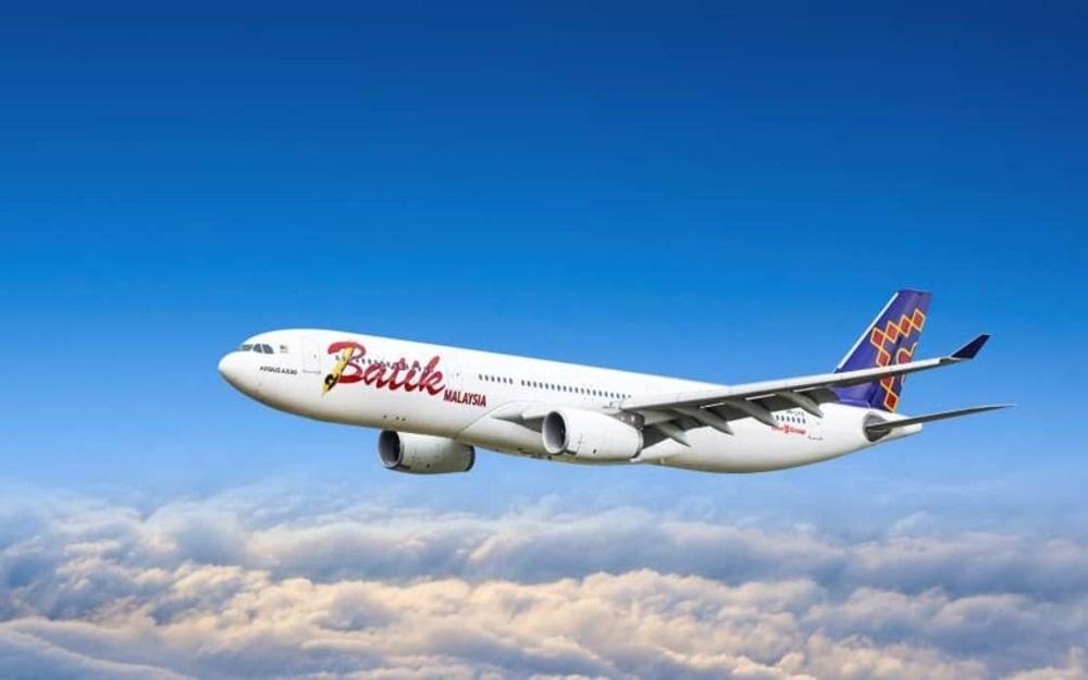 Batik Air said the policy complies with International Air Transport Association (IATA) dangerous goods regulations, which require that power banks carried on board must not exceed 100 watt-hours (Wh) or 20,000 milliampere-hours (mAh). — Picture via X/Bernama
