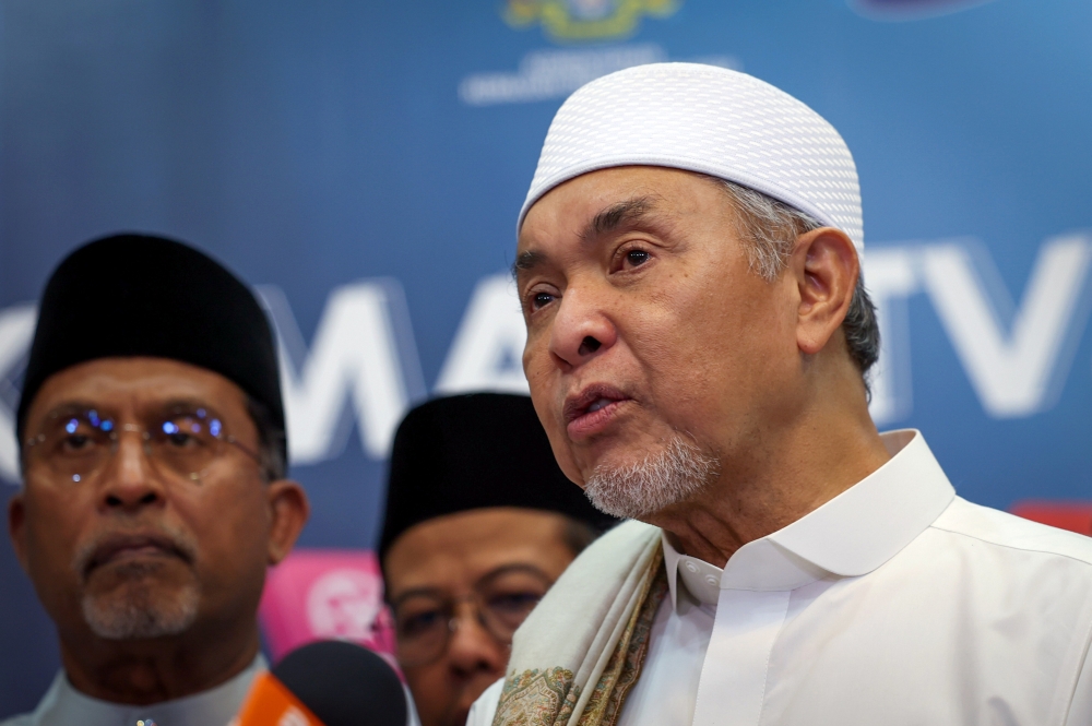 In conjunction with Nuzul Quran today, Ahmad Zahid expressed hope that Muslims would continue to uphold the Quran as their guide in life and nurture its understanding and love in future generations. — Bernama file pic