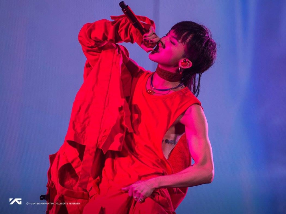 G-Dragon performing at the Singapore Indoor Stadium during his 2017 ACT III: M.O.T.T.E world tour. — Picture via Facebook/G-DRAGON