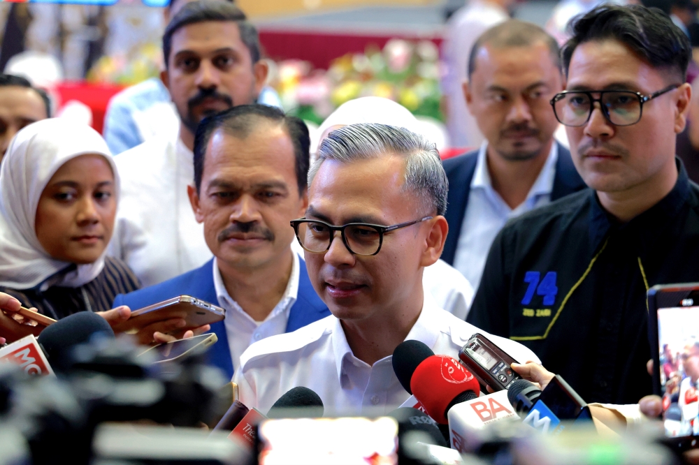 Prime Minister Datuk Seri Anwar Ibrahim today told the Cabinet to conduct a comprehensive study to limit the prime minister’s tenure to a maximum of 10 years, said Communications Minister Datuk Fahmi Fadzil. — Picture by Firdaus Latif