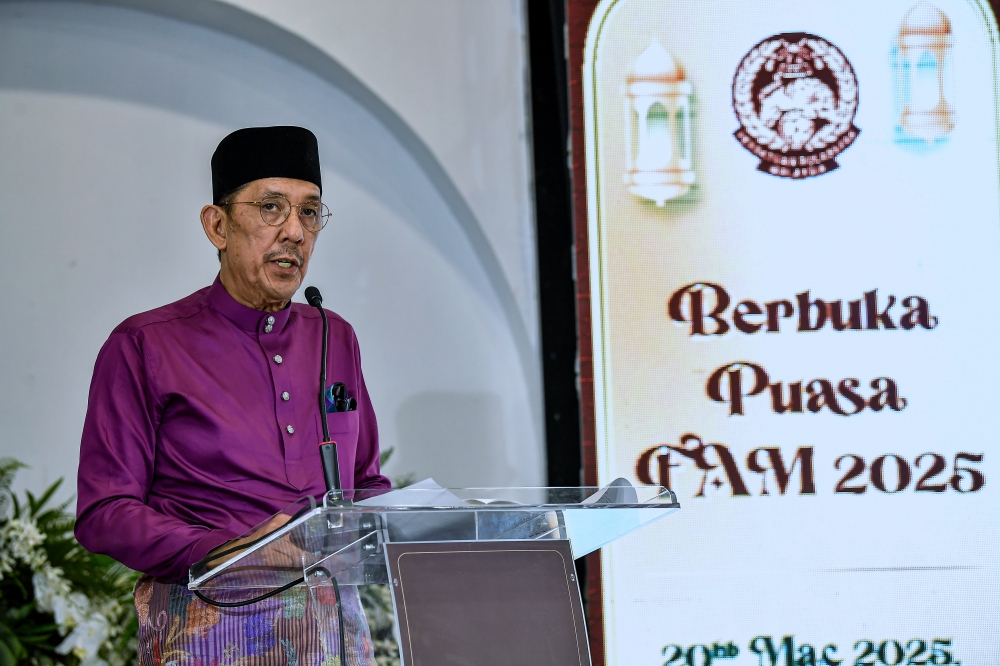 President of the Football Association of Malaysia (FAM), Datuk Mohd Joehari Mohd Ayub, delivering a speech at the FAM 2025 Iftar event held at Saloma Bistro, Malaysia Tourism Centre. — Bernama pic