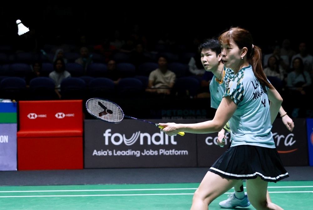 The pair fell in straight sets to Thailand’s eighth-seeded Dechapol Puavaranukroh-Supissara Paewsampran. — Bernama file pic