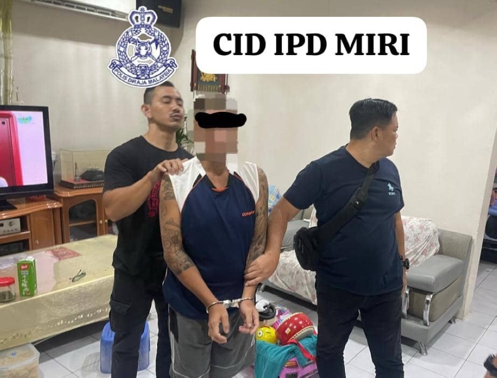 A 50-year-old man was arrested last night for allegedly threatening to harm his mother and damaging household items at a residence in Krokop here earlier that morning. — The Borneo Post pic