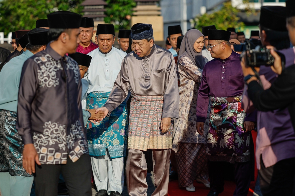 Sultan of Selangor Sultan Sharafuddin Idris Shah and Tengku Permaisuri Norashikin graced the mosque opening ceremony of Bandar Bukit Raja Mosque in Klang yesterday, joined by Selangor Menteri Besar Datuk Seri Amirudin Shari. — Bernama pic