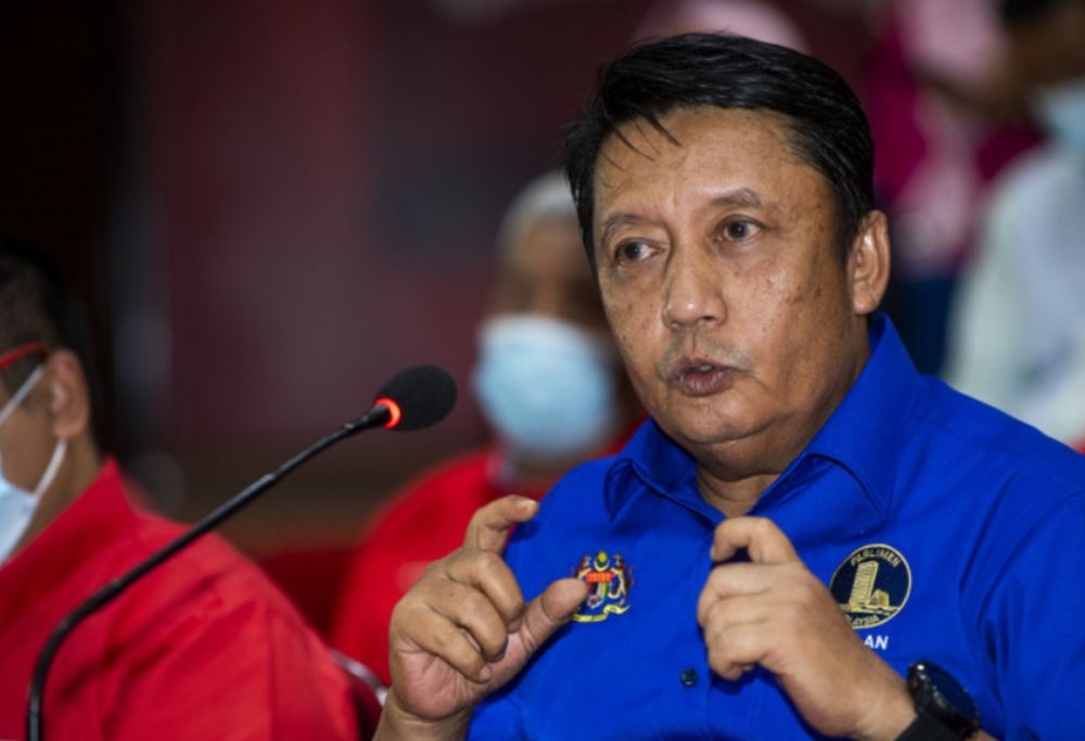 Kelantan Umno yesterday urged the Kelantan state government to be more transparent in answering questions raised by its representatives in the upcoming State Legislative Assembly session, as well as to extend the session to ensure more issues of the people can be discussed. — Bernama pic