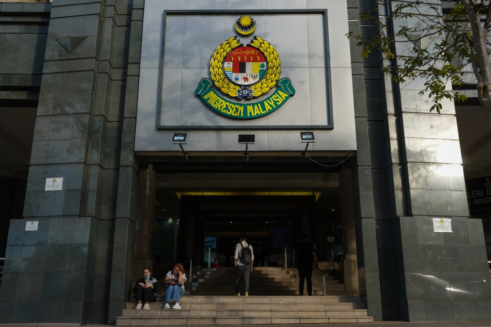 The Immigration Department of Malaysia will streamline the application process for the Investor Pass, which takes effect on April 1, announced its director-general, Datuk Zakaria Shaaban today. — Picture by Shafwan Zaidon