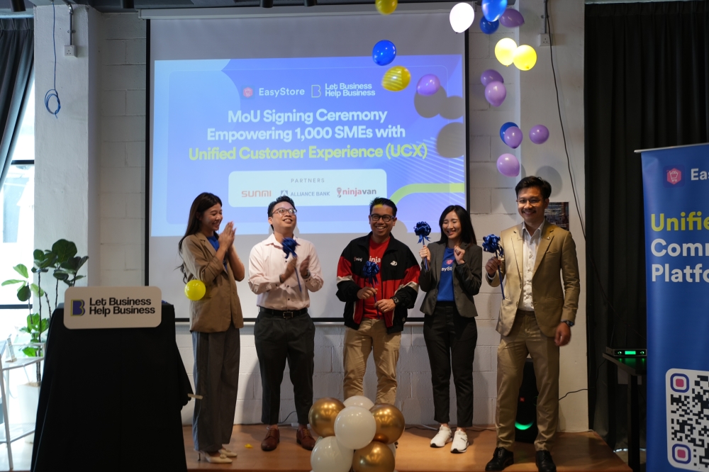 Official MOU signing between EasyStore and Partners to empower 1,000 SMEs.