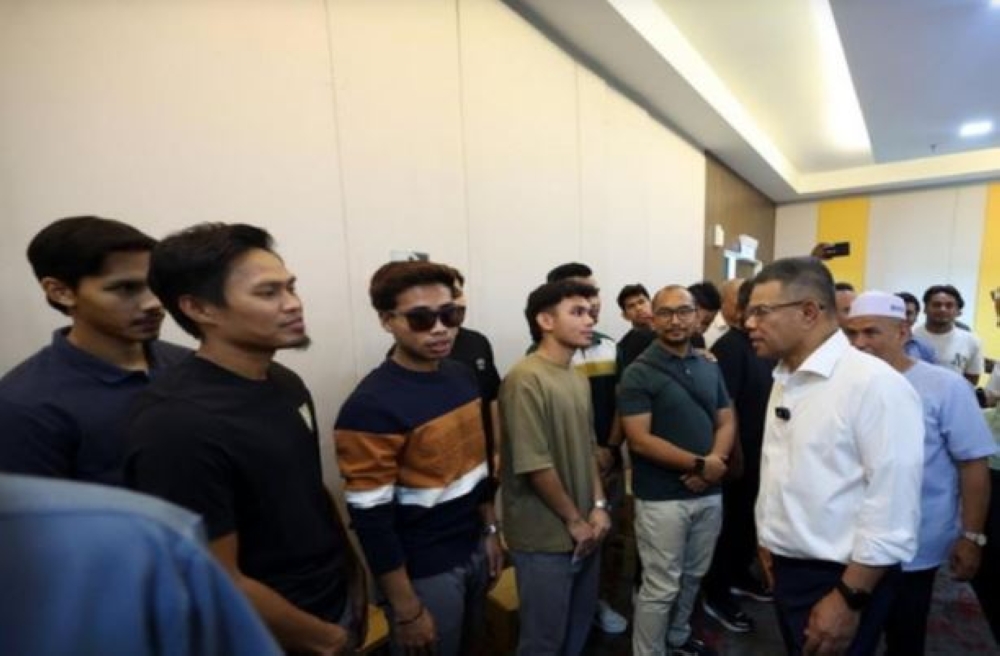 The total contribution of about RM200,000 was presented by Home Minister Datuk Seri Saifuddin Nasution Ismail. — Bernama pic