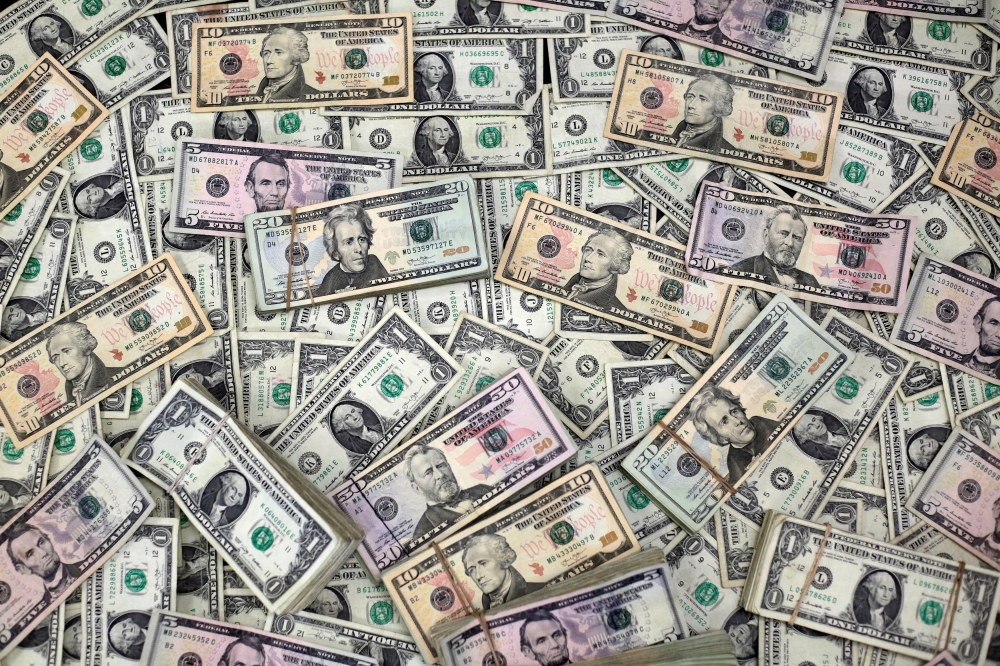 For the quarter, the dollar index — which had rallied strongly between September and January — is headed for a roughly 4 per cent drop. — Reuters pic