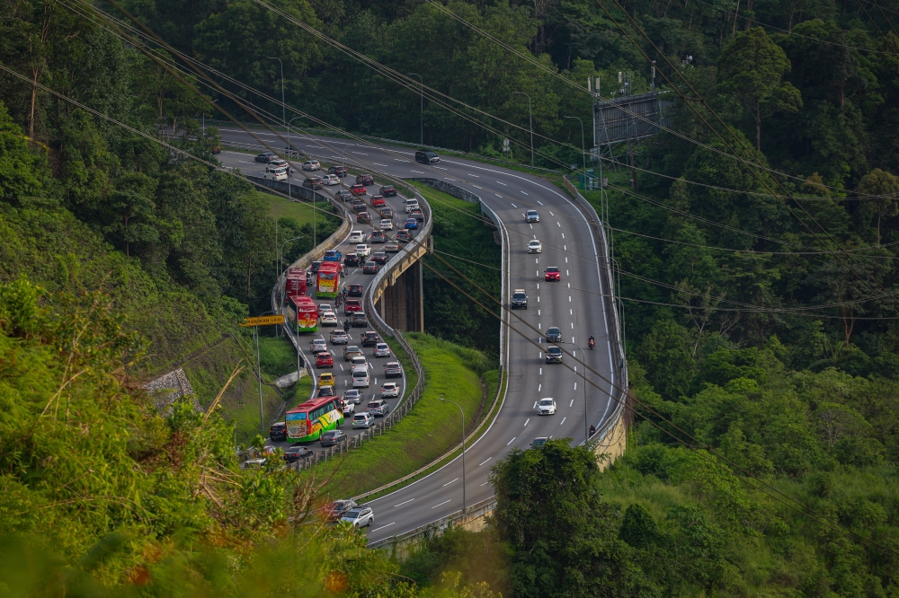 File picture of traffic on the East Coast Highway, June 3, 2024. Traffic from Kuala Lumpur to Kota Baru via Gua Musang has surged as people begin their journey home for the Aidilfitri celebration. — Bernama pic 
