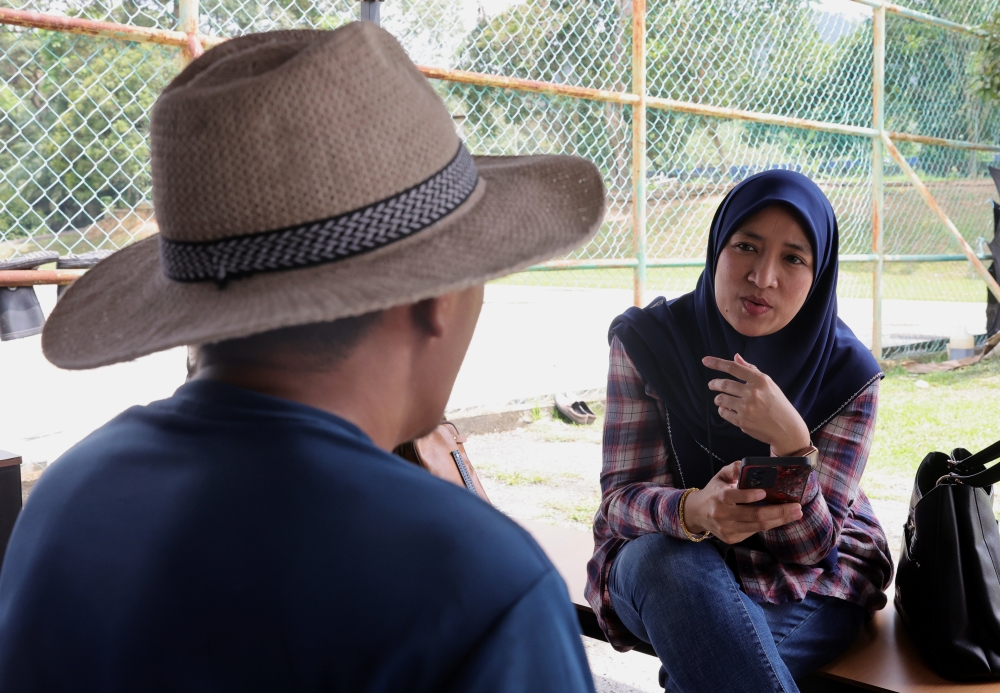 Being away from family, especially during the joyous preparations for Raya, is a painful experience for those serving sentences for past mistakes. — Bernama pic
